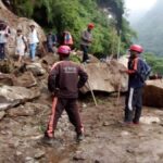 Rudraprayag: रुद्रप्रयाग में केदारनाथ पैदल मार्ग पर बोल्डर गिरने से घोड़ा डंडी सेवा बंद, सड़कों पर हाई अलर्ट