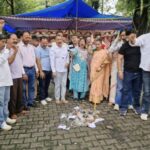 Haldwani: स्मार्ट मीटर के विरोध में कांग्रेस का प्रदर्शन, बिजली बिलों की प्रतियां जलाकर सरकार पर साधा निशाना