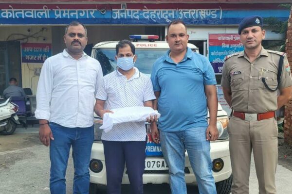 Dehradun: उत्तराखंड तकनीकी विश्वविद्यालय पेपर लीक मामले में शिवालिक कॉलेज का सहायक प्रोफेसर गिरफ्तार, छात्रों को व्हाट्सएप पर भेजे थे सवाल
