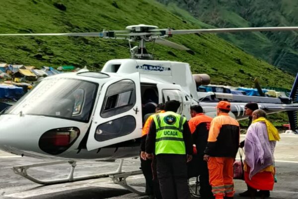 Rudraprayag: केदारनाथ धाम में बिहार के श्रद्धालु की बिगड़ी तबीयत, हेलीकॉप्टर से एम्स ऋषिकेश किया गया एयरलिफ्ट
