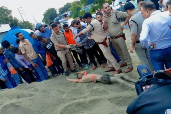 Haldwani: क्रशर की लापरवाही ने ली हेल्पर की जान, रेत से भरे डंपर में दबकर हुई दर्दनाक मौत