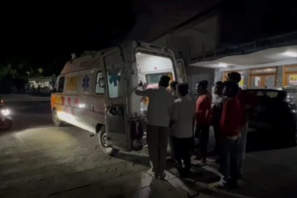 Ramnagar: रामनगर में हाईटेंशन लाइन का तार टूटने से बड़ा हादसा, करंट से मां-बेटा 70 फीसदी तक झुलसे, हायर सेंटर रेफर