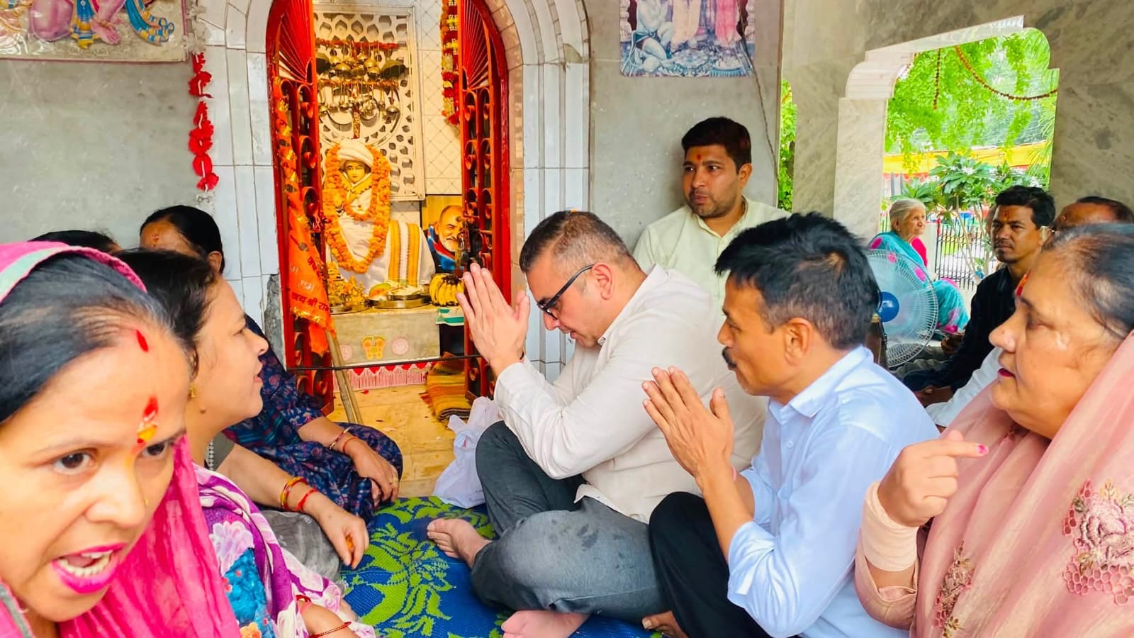 Haldwani: राम और बद्रीनाथ धाम के कथित चढ़ावा प्रकरण पर सुमित हृदयेश के नेतृत्व में कांग्रेस का हनुमान चालीसा पाठ, निष्पक्ष जांच की मांग