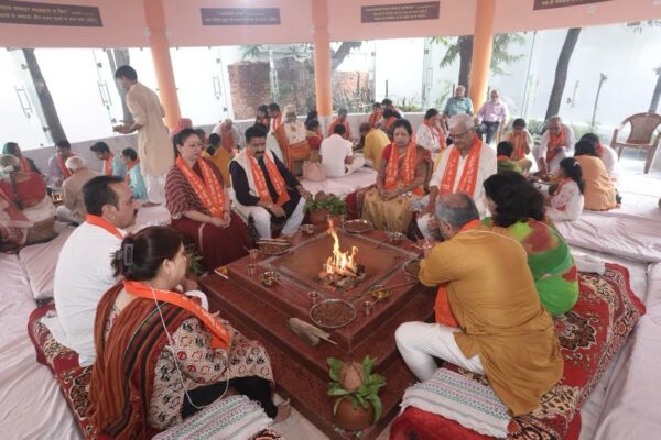 Haldwani: गुरु विरजानंद दांडी स्मृति यज्ञशाला का हुआ लोकार्पण, यज्ञ को बताया वैज्ञानिक और जनकल्याणकारी परंपरा