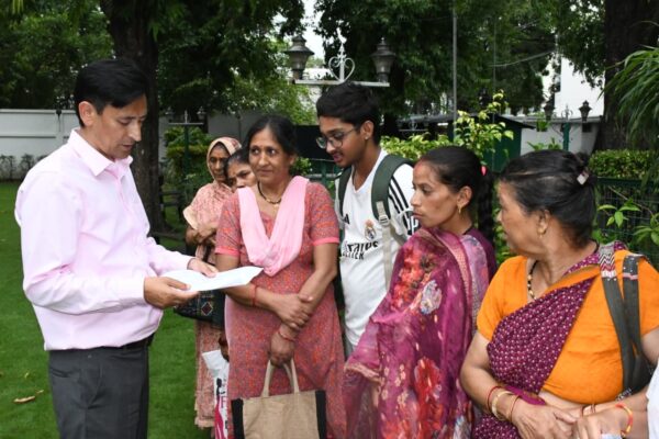 Haldwani: जनता मिलन में आयुक्त दीपक रावत का सख्त एक्शन, बिना अनुमति प्रॉपर्टी प्रचार को बताया डिजिटल धोखाधड़ी