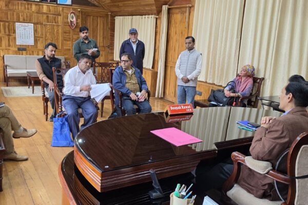 Nainital: कुमाऊं आयुक्त दीपक रावत के हस्तक्षेप से आरबीएसके वाहन स्वामियों के बकाया किराये पर कार्रवाई, ठेकेदार को भुगतान के निर्देश