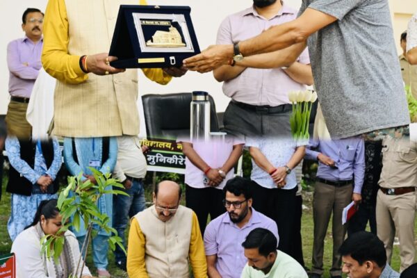 Dehradun: मंत्री सुबोध उनियाल ने हरेला पर पीटीसी नरेंद्रनगर में किया वृक्षारोपण, हरित उत्तराखंड का दिया संदेश