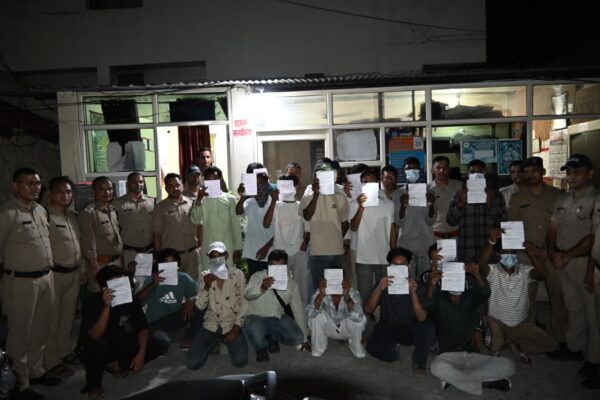 Haldwani: पीलीकोठी चौराहे पर देर रात हंगामे के बाद पुलिस का एक्शन, 20 युवकों पर वैधानिक कार्रवाई