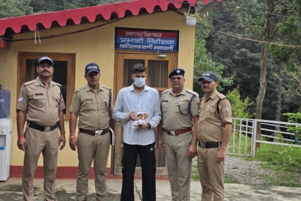 Nainital: भवाली में लाखों की चोरी का 24 घंटे में खुलासा, ₹15 लाख के 12 तोला सोने के साथ आरोपी गिरफ्तार