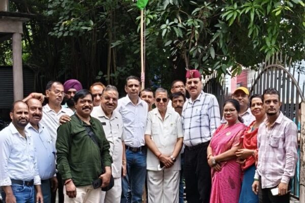 Haldwani: हल्द्वानी प्रेस क्लब में धूमधाम से मना स्वतंत्रता दिवस, अध्यक्ष संजय तलवाड़ ने पत्रकारिता की गरिमा और एकजुटता बनाए रखने का किया आह्वान