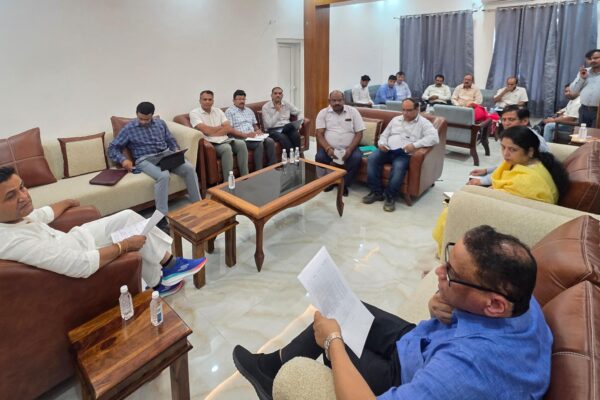 Dehradun: देहरादून में जलागम विभाग की समीक्षा बैठक, मंत्री कैड़ा ने गौला लधिया समेत नदियों के पुनर्जीवीकरण कार्यों में तेजी के दिए निर्देश