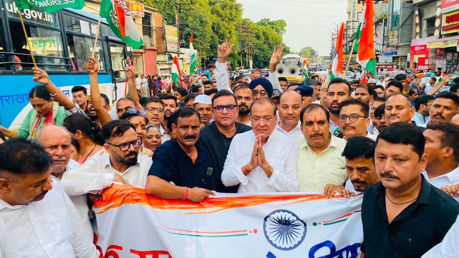 Haldwani: खरगे की जनसभा के कथित शुद्धिकरण के विरोध में कांग्रेस का सत्याग्रह मार्च, यशपाल आर्य और सुमित हृदयेश समेत सैकड़ों कार्यकर्ता उतरे