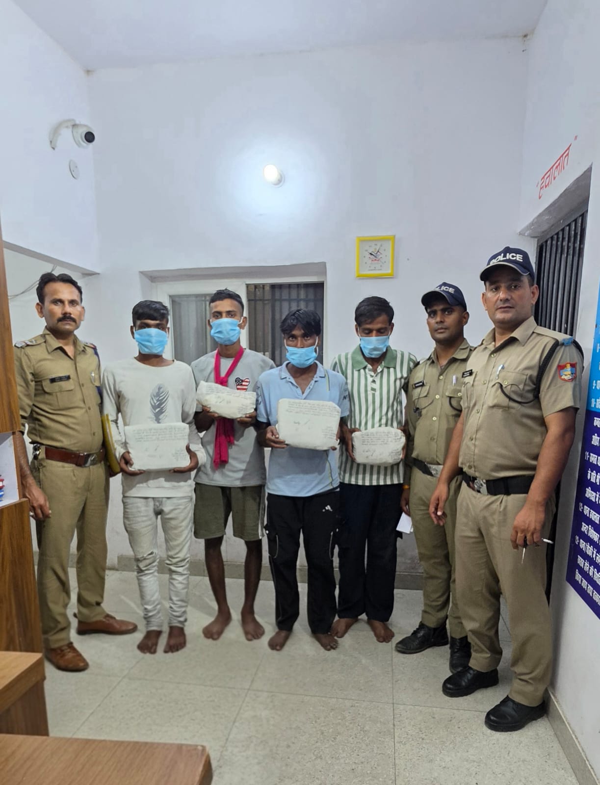 Haldwani: बनभूलपुरा में नशीले इंजेक्शनों की तस्करी का भंडाफोड़, 25 नशीले और 25 एविल इंजेक्शन के साथ चार गिरफ्तार