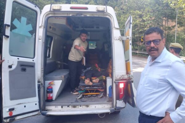 Champawat: चम्पावत में एनएच 09 पर खाई में गिरी कार, चार घायल और एक की मौत की सूचना