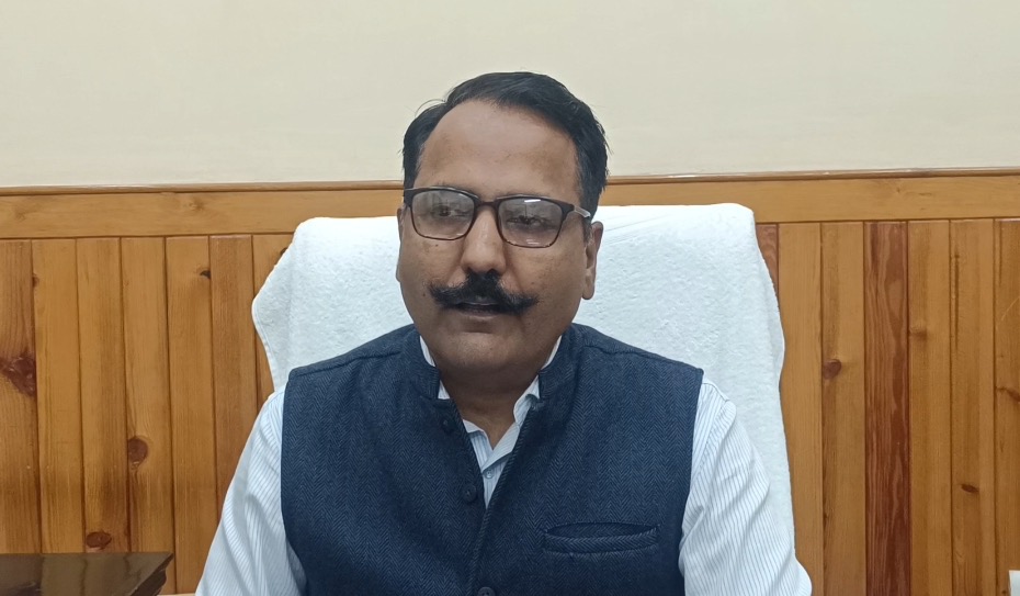 Nainital: डीएम की फोन कॉल रिकॉर्ड कर प्रसारित करने पर कार्रवाई, न्यूज पोर्टल को कारण बताओ नोटिस; 7 दिन में जवाब तलब