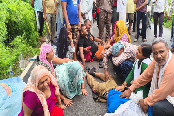 Uttarakhand: काशीपुर में स्कूल जा रहे तीन छात्रों को पिकअप ने रौंदा, 10वीं के छात्र की मौत, दो साथी गंभीर