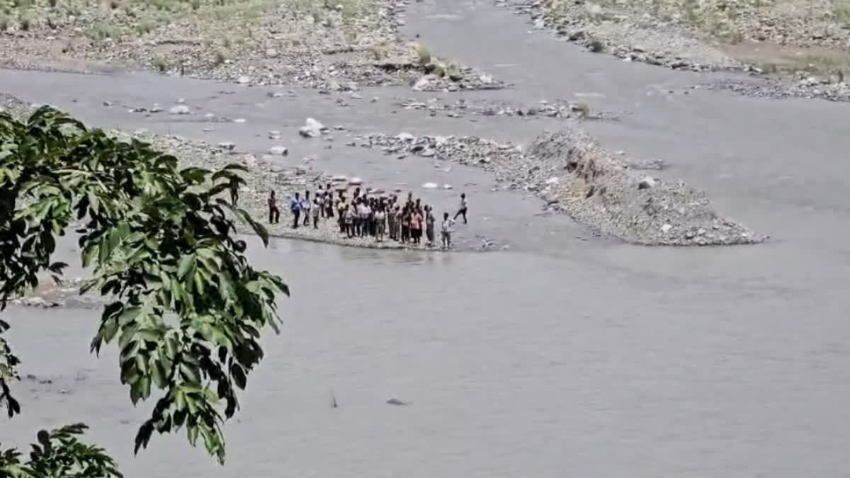 Haldwani: हल्द्वानी में गौला नदी में नहाने उतरे 15 वर्षीय किशोर की डूबने से मौत, परिवार में मचा कोहराम