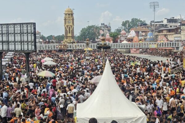 Haridwar: हरिद्वार में उमड़ा आस्था का सैलाब, तीन दिन डाक कांवड़ियों की रहेगी धूम