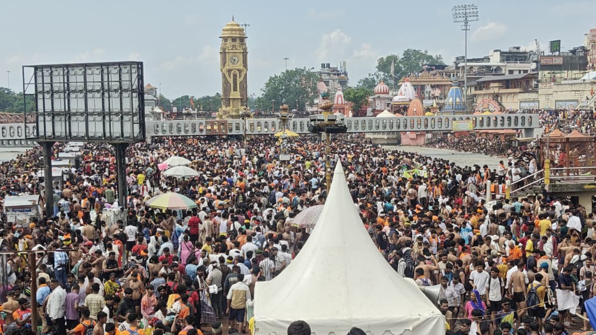 Haridwar: हरिद्वार में उमड़ा आस्था का सैलाब, तीन दिन डाक कांवड़ियों की रहेगी धूम