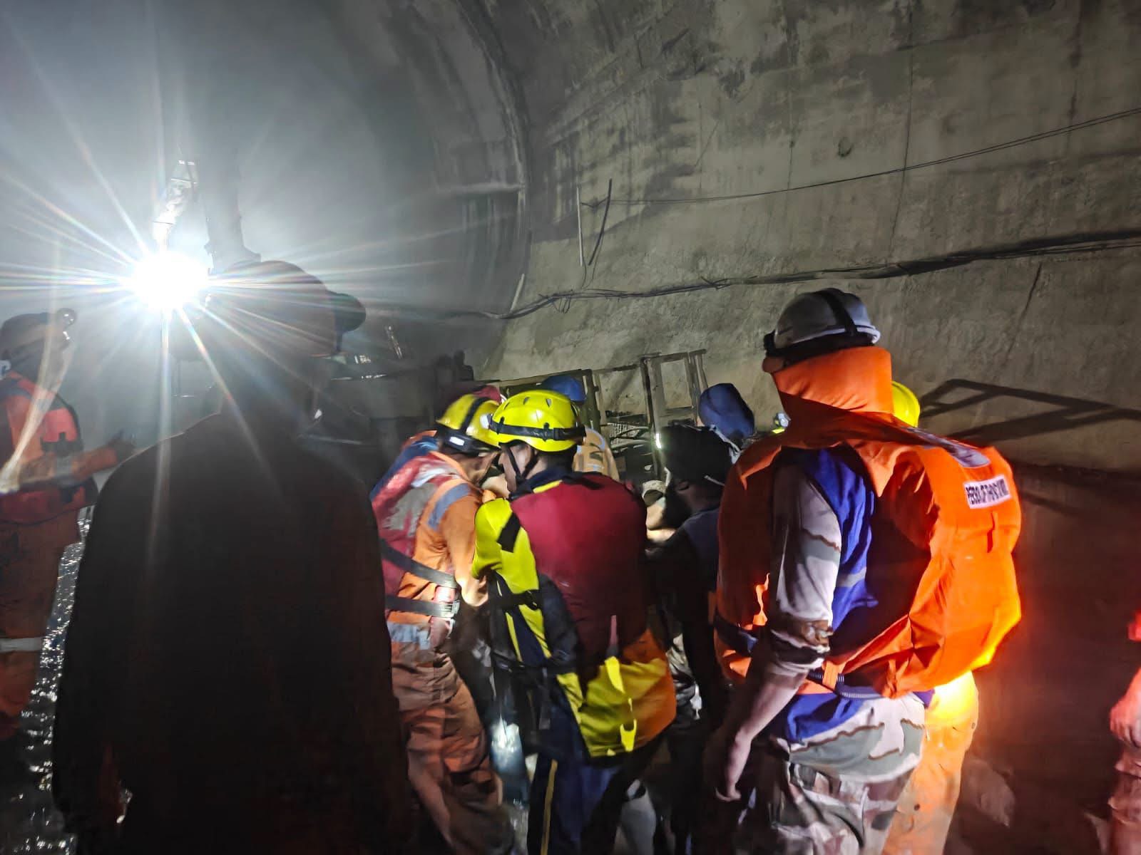 Uttarakhand: टीएचडीसी टनल हादसे में एक और श्रमिक रेस्क्यू, अब एक लापता की तलाश जारी