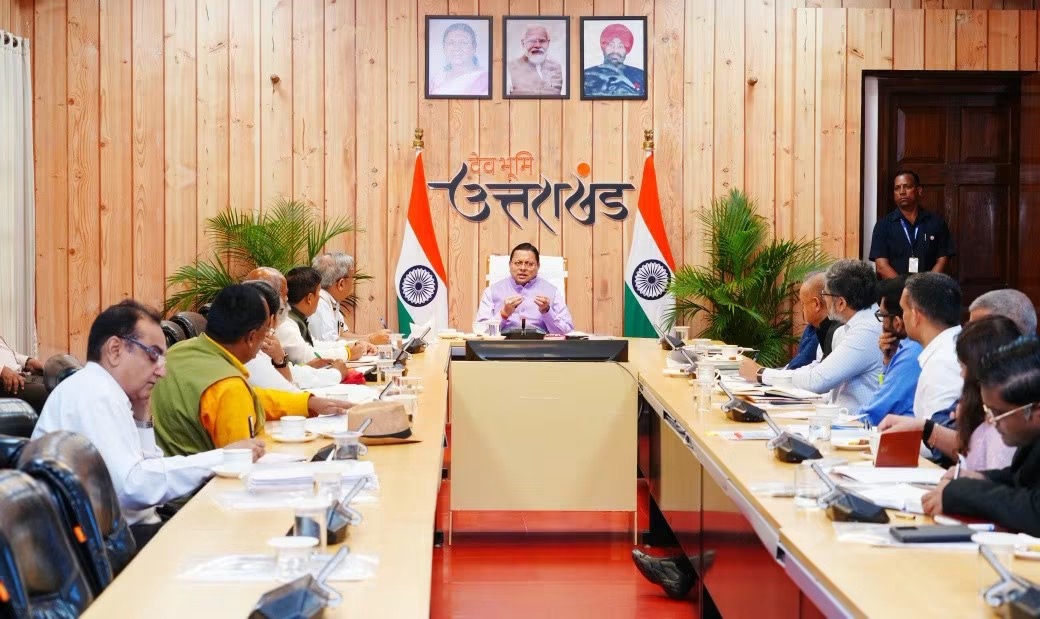 Dehradun: पर्वतीय क्षेत्रों में रिवर्स पलायन को लेकर धामी सरकार का बड़ा फोकस, स्वरोजगार और स्थानीय उत्पादों के लिए बनेगी प्रभावी कार्ययोजना