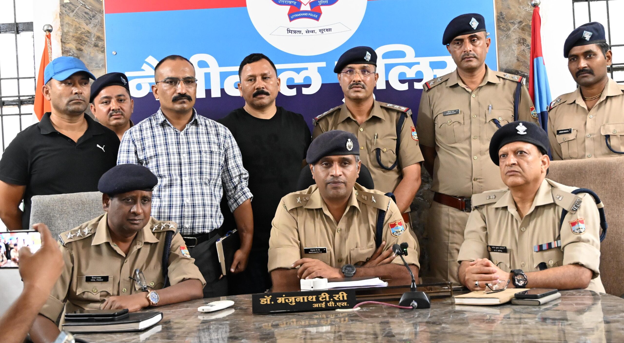 Haldwani: नैनीताल पुलिस ने बुजुर्ग महिला से सोने का कुंडल लूटने वाले दो आरोपियों को दबोचा