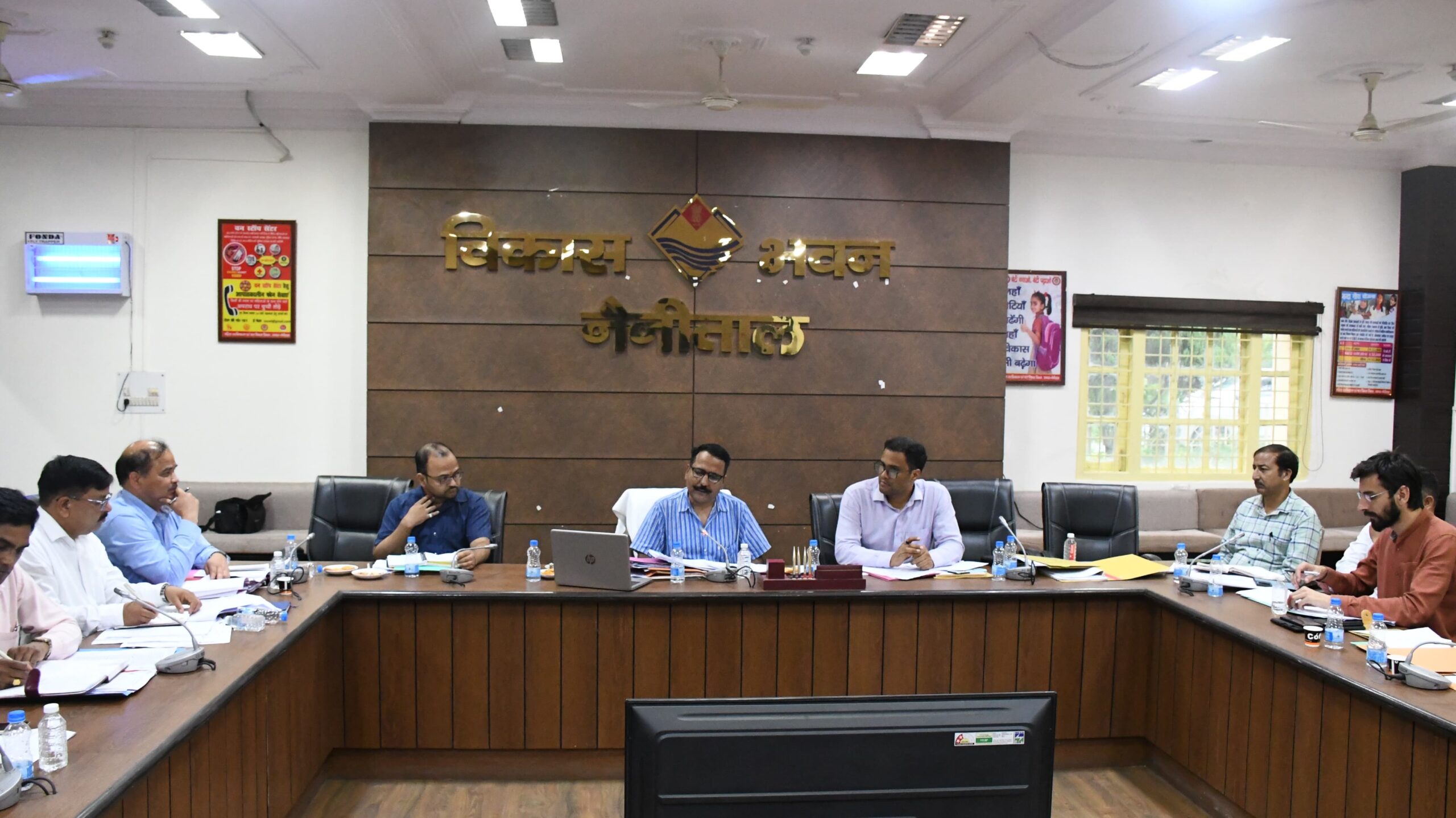 Bhimtal: निजी स्कूलों की फीस शिकायतों पर सख्त प्रशासन, 31 अगस्त को वेंडी पब्लिक स्कूल की स्थलीय जांच और सुनवाई