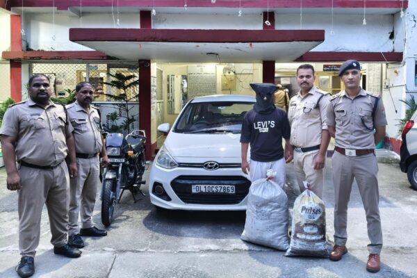 Ramnagar: नशे के खिलाफ नैनीताल पुलिस का बड़ा प्रहार, 27 किलो गांजे के साथ तस्कर गिरफ्तार