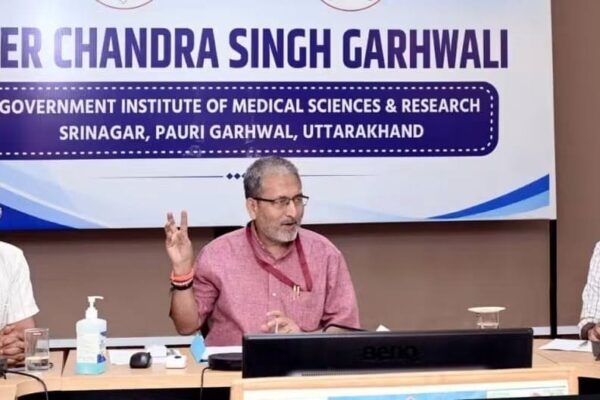 Uttarakhand: बेस अस्पताल में बढ़ी सुविधाओं से मरीजों का भरोसा मजबूत, श्रीनगर मेडिकल कॉलेज में जल्द शुरू होंगे चार नए पैरामेडिकल कोर्स