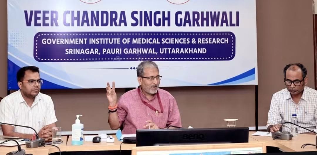 Uttarakhand: बेस अस्पताल में बढ़ी सुविधाओं से मरीजों का भरोसा मजबूत, श्रीनगर मेडिकल कॉलेज में जल्द शुरू होंगे चार नए पैरामेडिकल कोर्स