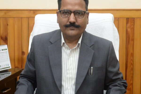 Nainital: डीएम रयाल की कार्रवाई से भू कानून उल्लंघन पर शिकंजा, नैनीताल में सात मामलों की 1.822 हेक्टेयर भूमि सरकार में निहित