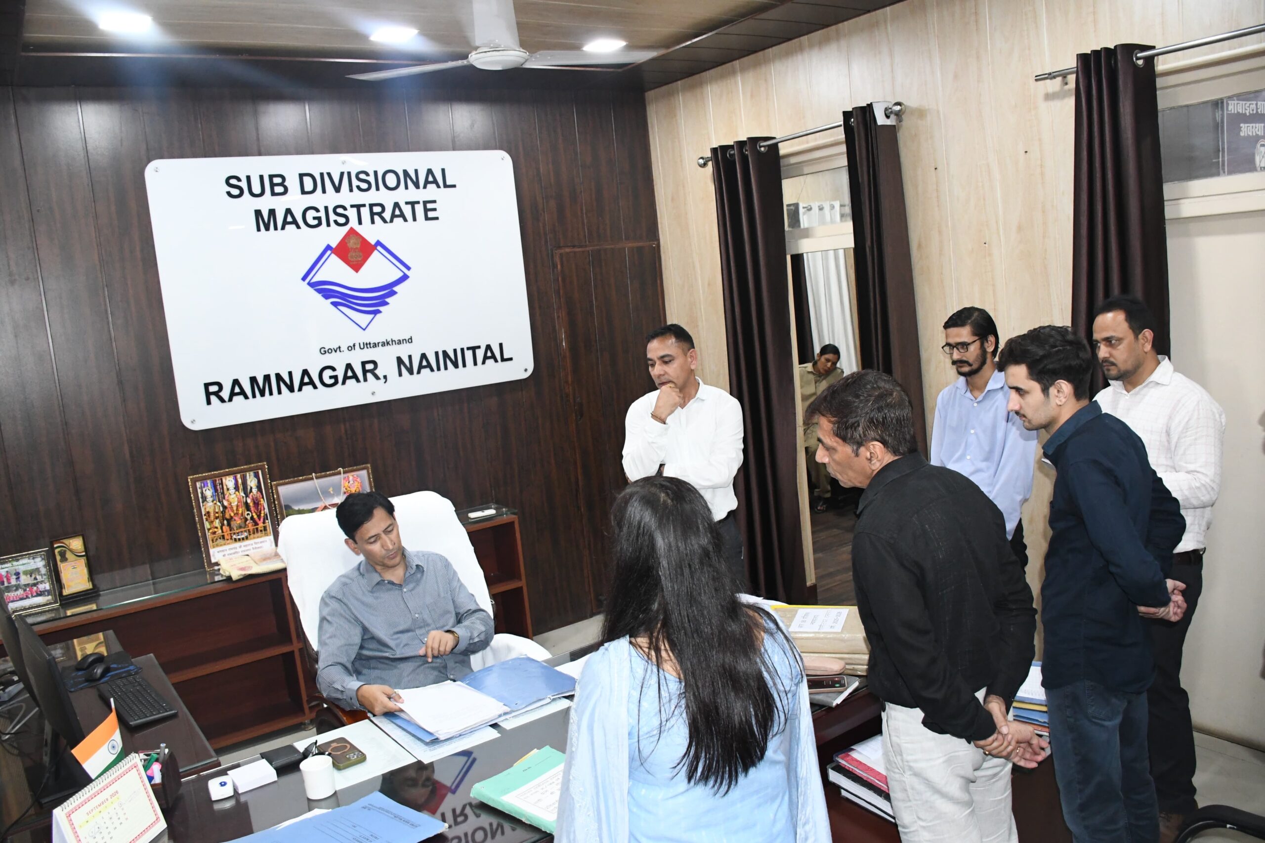 Ramnagar: रामनगर तहसील में लंबित मामलों पर आयुक्त दीपक रावत सख्त, दाखिल खारिज में देरी पर तहसीलदार और दो साल पुराने खुर्रे मामलों में पटवारियों से मांगा स्पष्टीकरण