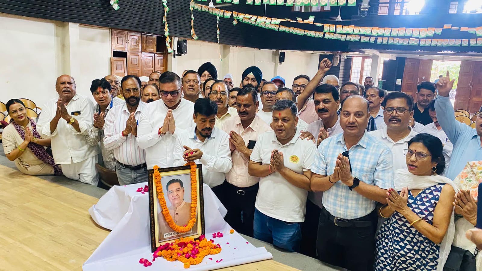 Haldwani: स्व. गुलाब सिंह की 100वीं जयंती पर कांग्रेसजनों ने किया भावपूर्ण स्मरण, सुमित हृदयेश बोले—जनसेवा और सादगी के आदर्श थे वरिष्ठ नेता