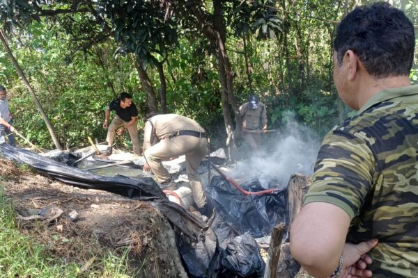Bazpur: बाजपुर में आबकारी विभाग का बड़ा एक्शन, 7 अवैध शराब भट्टियां और 25 हजार किलो लहन नष्ट