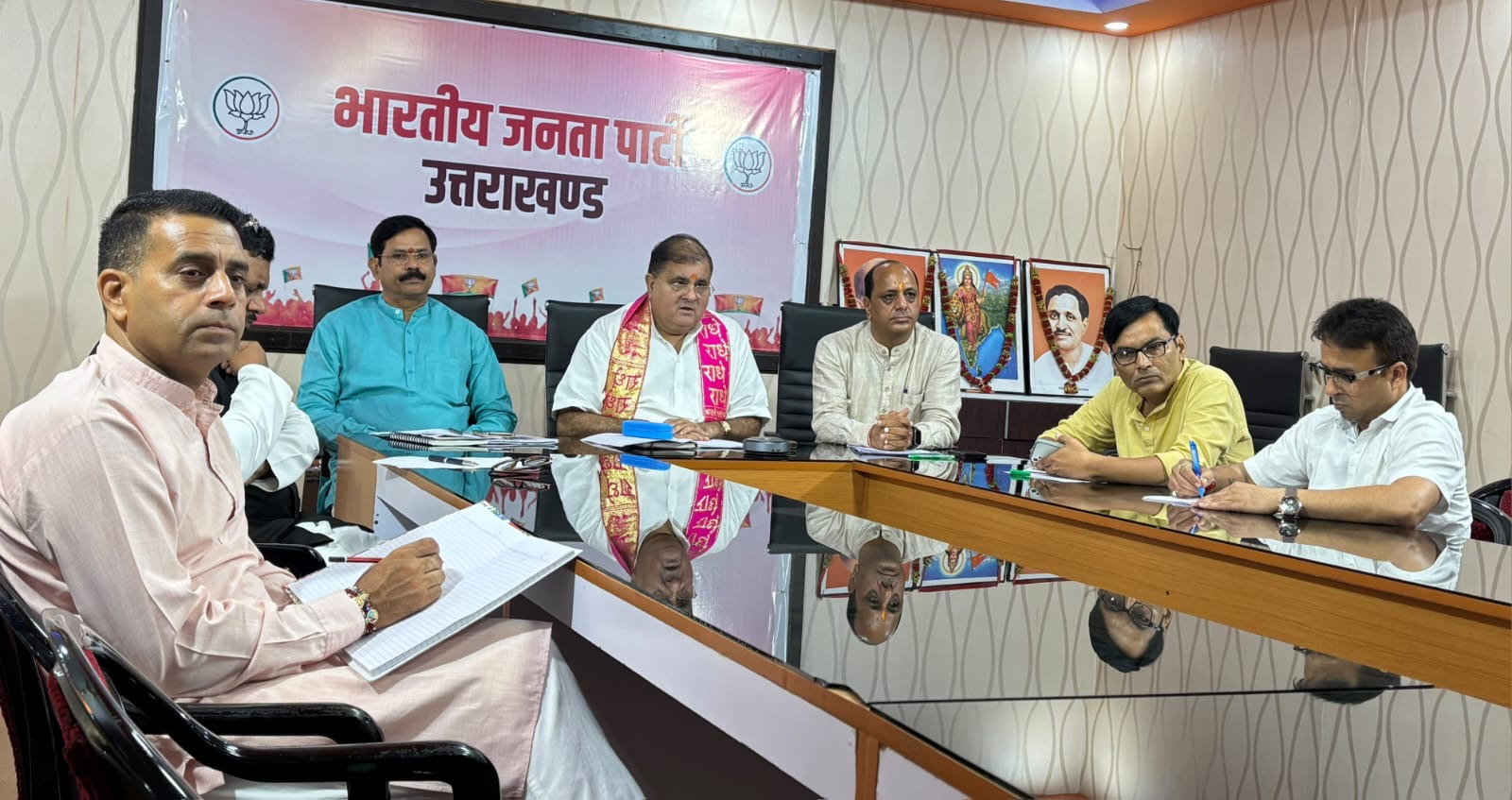 Dehradun: भाजपा मीडिया टीम ने मिशन 2027 की रणनीति पर किया मंथन, महेंद्र भट्ट ने दो-तिहाई बहुमत का लक्ष्य साधने के दिए निर्देश