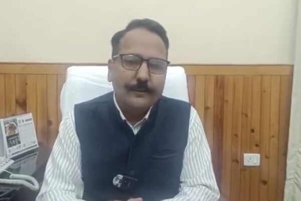 Nainital: लगातार भारी बारिश के बीच नैनीताल में प्रशासन अलर्ट, डीएम रयाल ने सभी विभागों को 24 घंटे सक्रिय रहने के दिए निर्देश