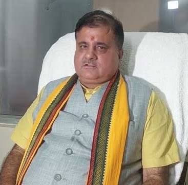Dehradun: हल्द्वानी शुद्धिकरण प्रकरण को लेकर कांग्रेस पर बरसे महेंद्र भट्ट, बोले- जातिवाद की आग देवभूमि में नहीं धधकने देंगे