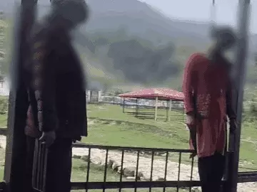 Uttarakhand: चमोली में प्रेम प्रसंग के चलते 11वीं-12वीं के छात्र-छात्रा ने दी जान, मेला मैदान की रेलिंग से लटके मिले शव