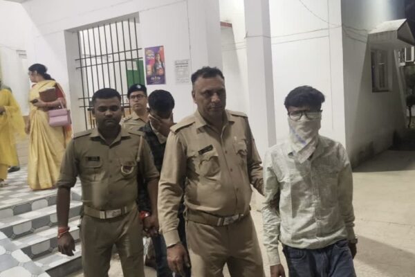 Rudrapur: गदरपुर में NEET UG फर्जी प्रमाण पत्र का खुलासा, MBBS एडमिशन के लिए दस्तावेज बनवाने के आरोप में पांच पर मुकदमा