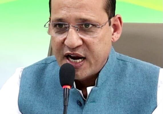 Haldwani: शहीद परिवारों की 10 लाख की अनुग्रह राशि रोके जाने पर बल्यूटिया ने भाजपा सरकार को घेरा, हक की राशि तत्काल देने की उठाई मांग