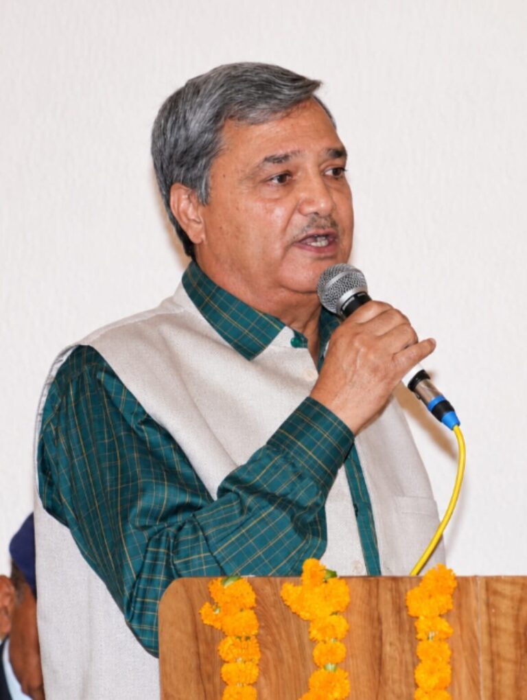 Dehradun: राजभाषा गौरव पुरस्कार से डॉ. गिरीश रंजन तिवारी सम्मानित, मुख्यमंत्री धामी और राज्यपाल गुरमीत सिंह ने दी बधाई