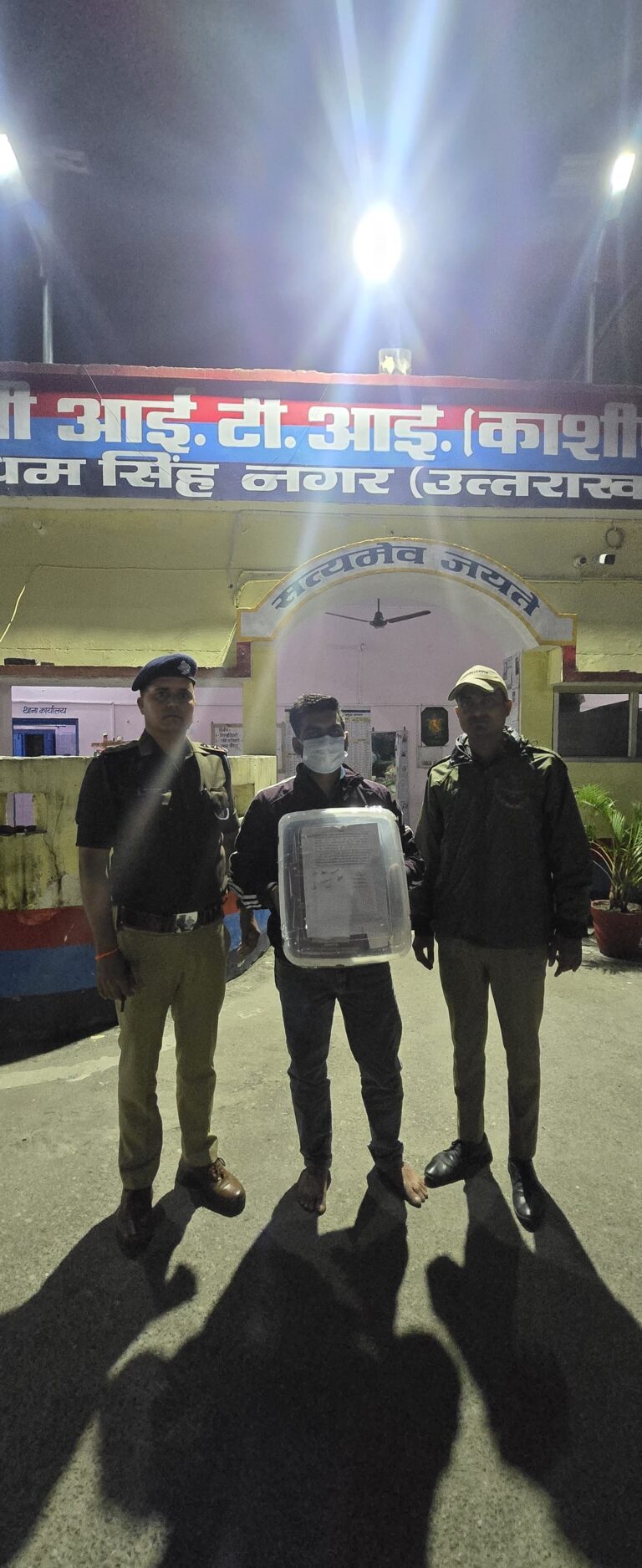 Uttarakhand: काशीपुर में दो मेडिकल स्टोरों पर एसओटीएफ की बड़ी कार्रवाई, 3,207 प्रतिबंधित टैबलेट बरामद