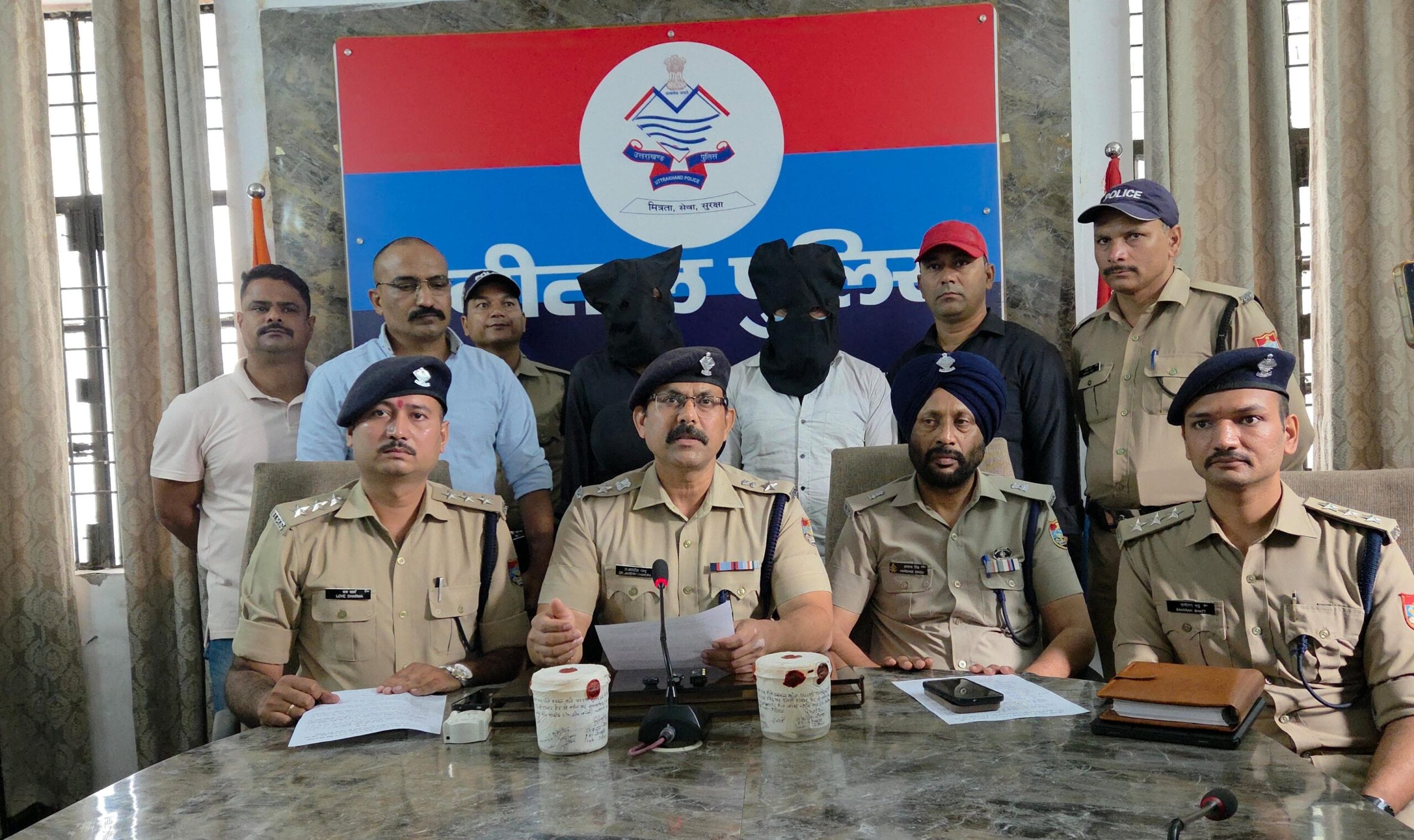Nainital: लालकुआं में 65 लाख की स्मैक के साथ दो तस्कर गिरफ्तार, ट्रक ड्राइवर और दर्जी से 218 ग्राम नशीला पदार्थ बरामद