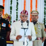 Dehradun: उत्तराखंड के नए राज्यपाल बने डॉ. ढाल सिंह बिसेन, हाईकोर्ट के कार्यवाहक मुख्य न्यायाधीश ने दिलाई शपथ