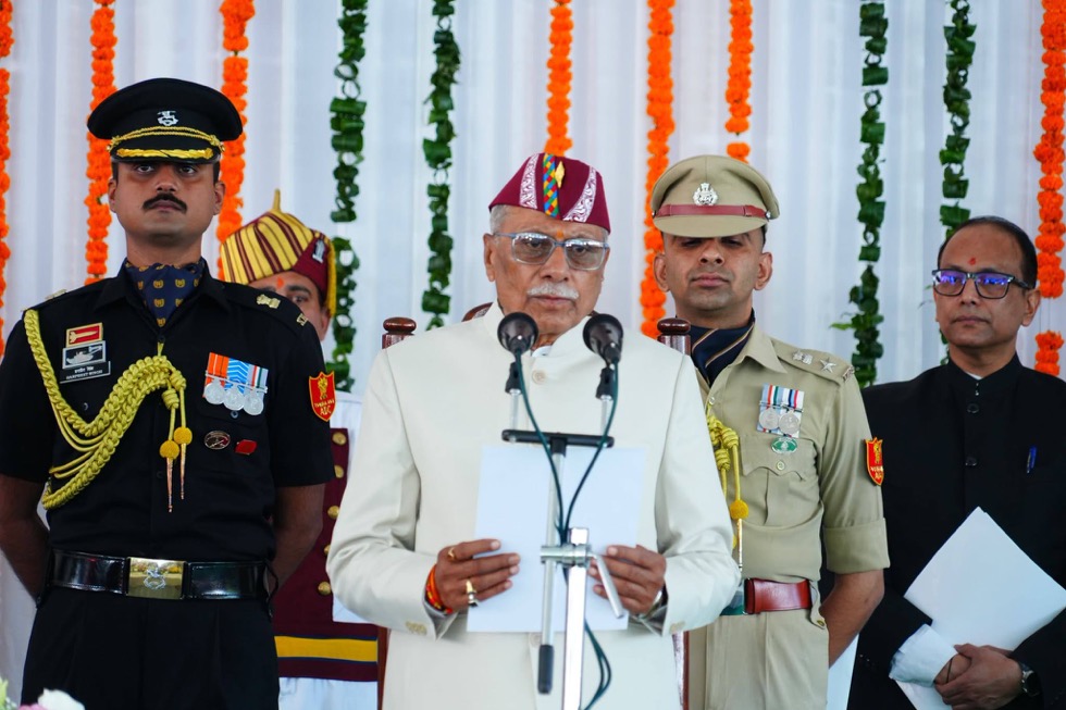 Dehradun: उत्तराखंड के नए राज्यपाल बने डॉ. ढाल सिंह बिसेन, हाईकोर्ट के कार्यवाहक मुख्य न्यायाधीश ने दिलाई शपथ