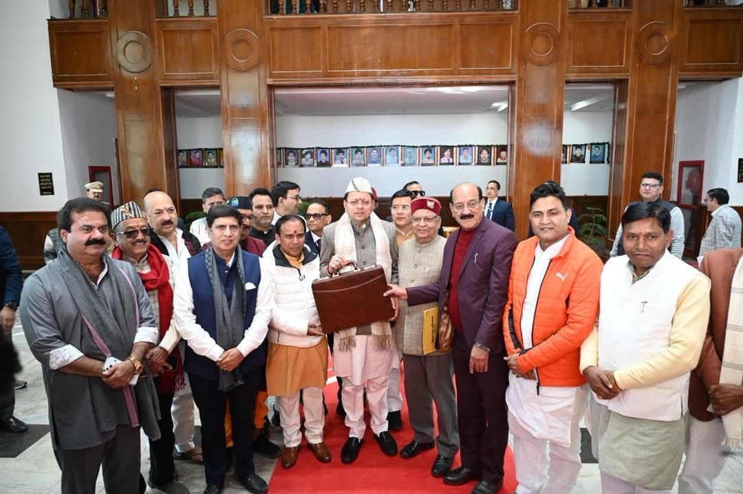 Uttarakhand: धामी सरकार ने पेश किया 7,844 करोड़ का अनुपूरक बजट, किसानों से लेकर स्वास्थ्य और शिक्षा तक के लिए बड़ा प्रावधान