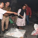 Haldwani: हल्द्वानी में त्योहार से पहले खाद्य सुरक्षा विभाग की छापेमारी, गंदगी में बन रहे बताशे और बासी मिठाई मिलने पर कार्रवाई
