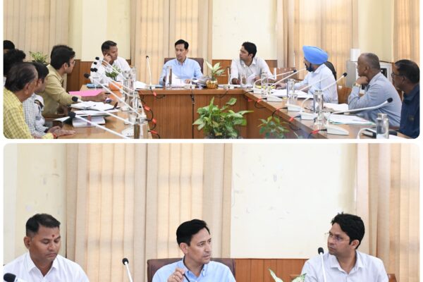 Haldwani: मंडलायुक्त दीपक रावत की बैठक में बड़े फैसले, जसपुर से टनकपुर तक बसें और कॉर्बेट फाटो रेंज में 18 जिप्सियां चलाने की मंजूरी